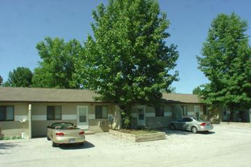 Hickory Glade in Desoto. Quiet, Economical, and fully featured. 2 large bedrooms. 